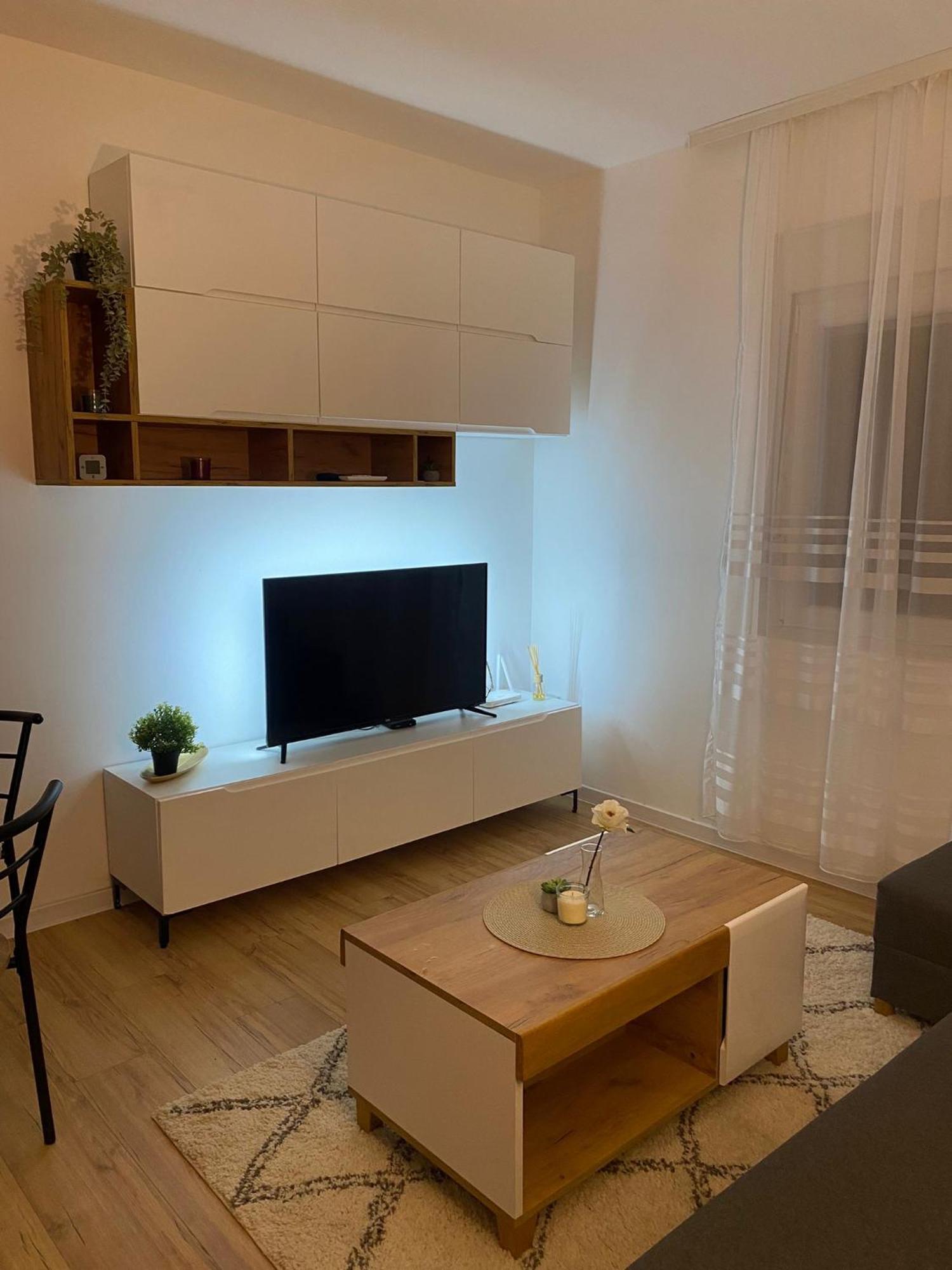 Urban Oasis Apartment Sajmiste Dış mekan fotoğraf